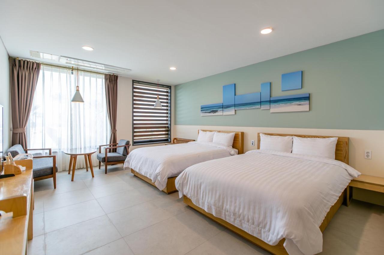 Lunamar Pension Jeju Exterior photo