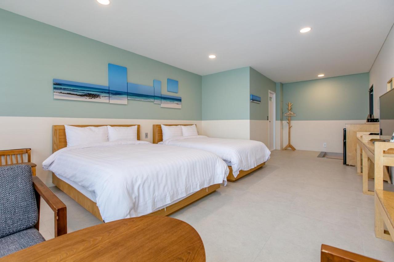 Lunamar Pension Jeju Exterior photo