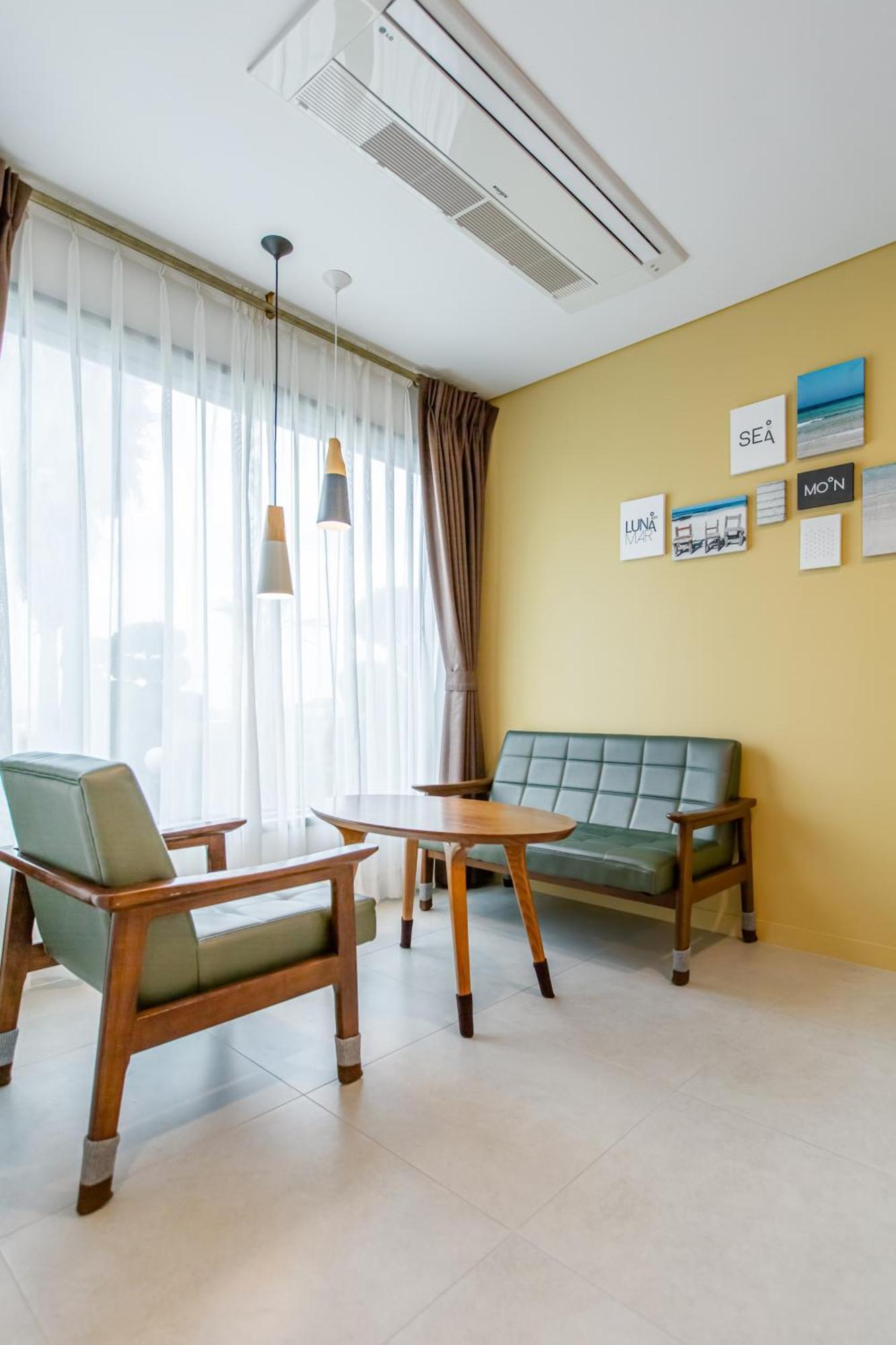 Lunamar Pension Jeju Exterior photo
