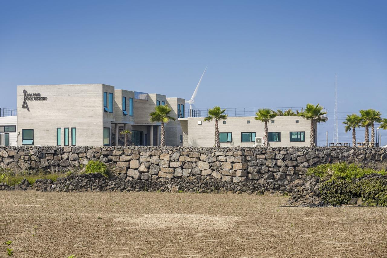 Lunamar Pension Jeju Exterior photo